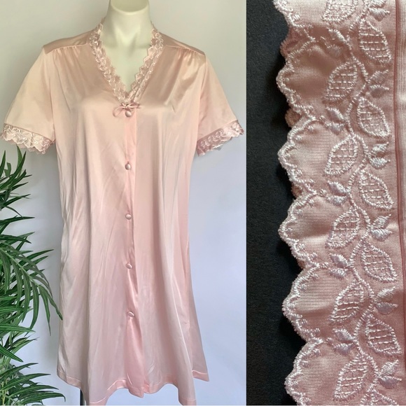 v i n t a g e :: Silky Embroidered Satin Nylon Nightgown Floral Robe Slip - Picture 2 of 14